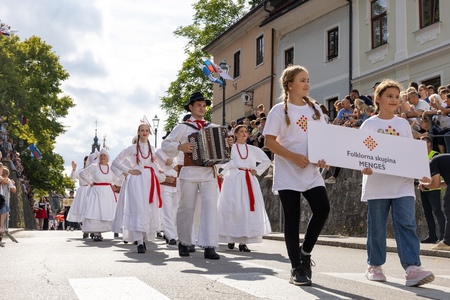 52. Dnevi narodnih noš_povorka (25)